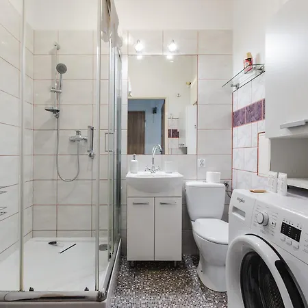 Apartment Raclawicka Standard By Bookinghost